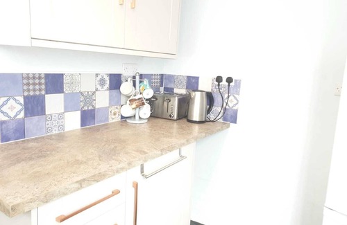 Dolgellau Casa | Well appointed Grade II listed traditional stone house.