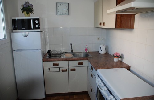 Sorede Apartamento | Apartamento en planta baja bien equipado en villa independiente, capacidad para 2/4, cl. 3⭐️⭐️⭐️