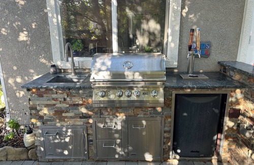 Goleta Casa | Well-appointed house near UCSB with pool, hot tub, tennis, gym