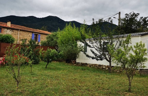Montesquieu-des-Alberes Casa | well-equipped mobile home in the Albères Catalanes in Villelongue dels monts