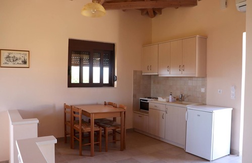 Pylos-Nestoras Casa | Well-kept, idyllically situated vacation home above the Zaga beach near Koroni i