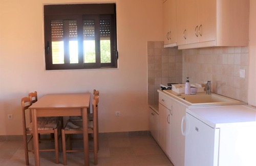 Pylos-Nestoras Casa | Well-kept, idyllically situated vacation home above the Zaga beach near Koroni i
