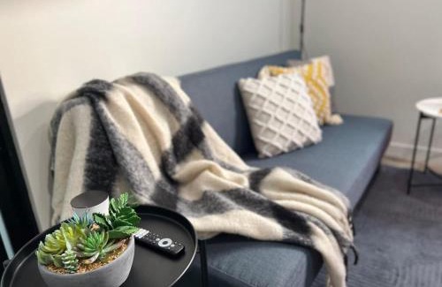 Devonport Apartamento | Well located Apt with Loft Bedroom & Aircon