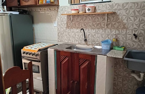 Batista Campos Casa | Well located house with patio. Caripunas Street.