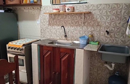 Batista Campos Casa | Well located house with patio. Caripunas Street.
