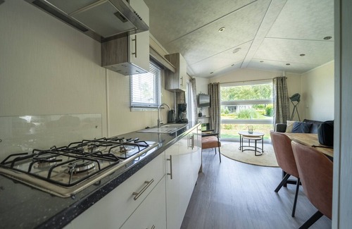 Dordtse Biesbosch Chalet De Esquí | Chalet bien mantenido cerca de Biesbosch