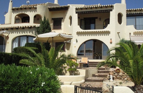 Benimeit Casa | Casa bien mantenida con vista al mar, terraza, parrilla, aire acondicionad