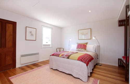 North Hobart Casa | Wellington Cottage - walk North Hobart restaurants