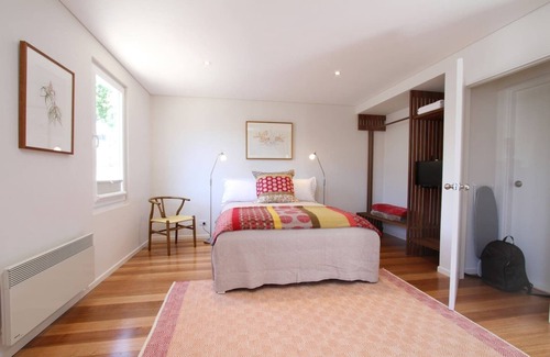 North Hobart Casa | Wellington Cottage - walk North Hobart restaurants