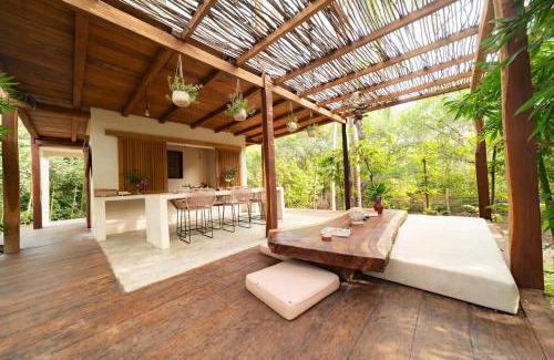 Saladita Casa | Wellness Compound 50m Saladita Surf Sauna Ice baths