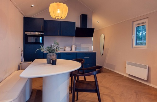 Municipality of Hellendoorn Chalet De Esquí | Wellness Lodge with hot tub in the woods on the Sallandse Heuvelrug
