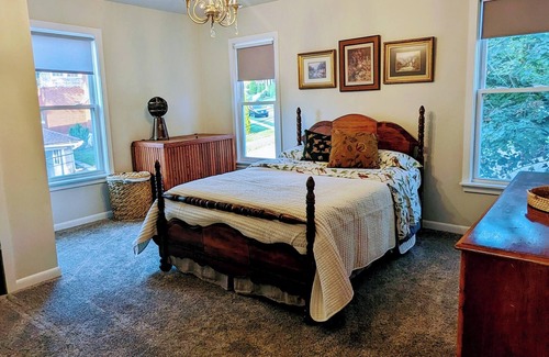Greensburg Casa | Wellness retreat w/yoga studio. Off 5-star trail and 10-minute walk to downtown