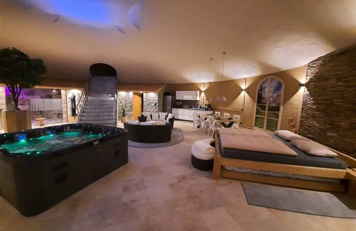 Freital Apartamento | Wellness-Speicher vacation apartment with sauna, whirlpool, breakfast and more