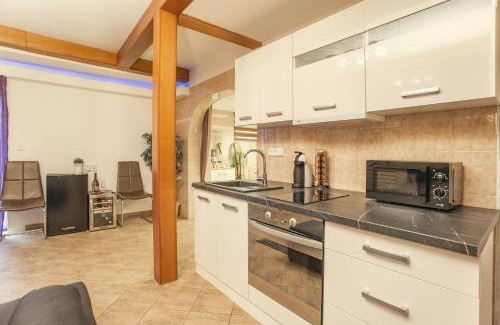 Prague 5 Apartamento | Wellness studio! Finnish sauna, Whirlpool, Gym & more!