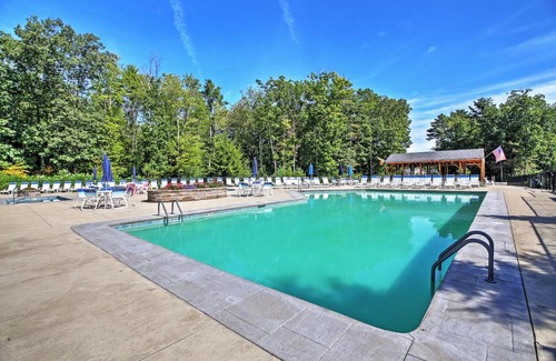 Moody Casa | Wells Beach Cottage with Pool Access about 1 Mi to Coast