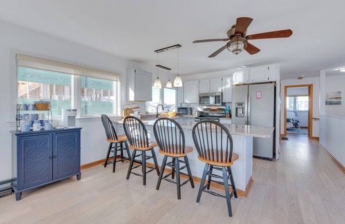 Wells Beach Cabaña | Wells Beach House w/ Ocean-view Deck