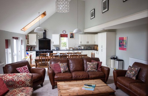Llanfyrnach Casa | Wellstone Cottages - Honey Coach House