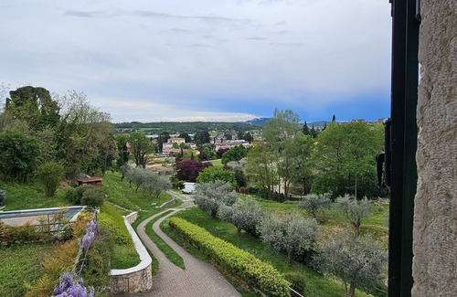 Caprino Veronese Apartamento | Weloming refuge welcoming refuge a few km from Lake Garda