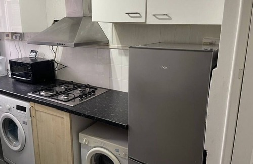 Brent Casa | Wembley Home Away From Home