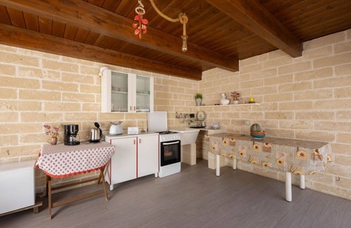 Monopoli Cama Y Desayuno | B & B La Maison-D - Suite Cascata, campo de Monopoli, WiFi, a / c, priv. parque.