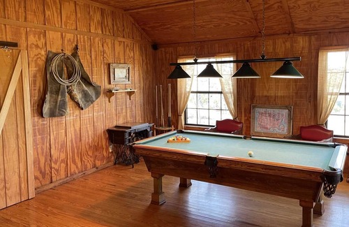 Bandera Casa | West 1077 Guest Ranch - Hackberry Room 7