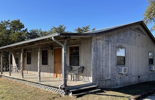 Bandera Casa | West 1077 Guest Ranch - Hackberry Room 10