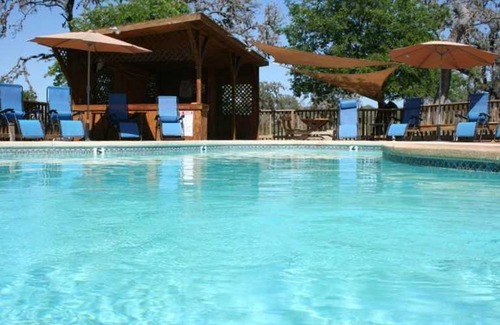 Bandera Cama Y Desayuno | West 1077 Guest Ranch- Hackberry Room 10