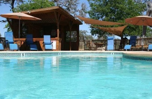 Bandera Casa | West 1077 Guest Ranch - Juniper Cabin 13
