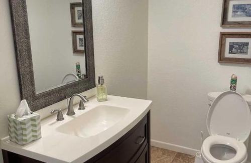 Bandera Cama Y Desayuno | West 1077 Guest Ranch - Red Oak Room 5