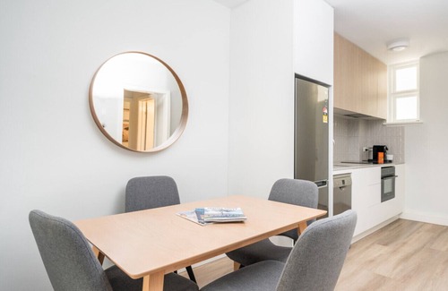 St Kilda West Apartamento | WEST BEACH | St Kilda, Acland St, Luna Pk + Car