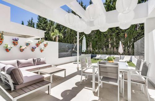 Estepona Casa | West Beach Villa