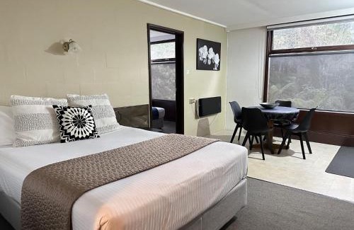 Queenstown Hotel | West Coaster Motel