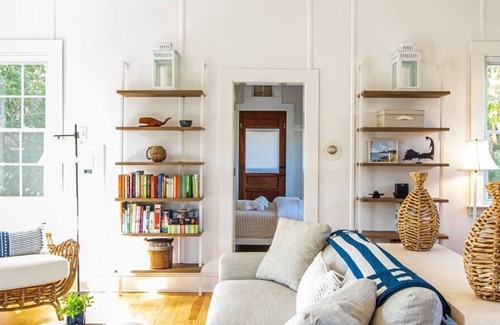 West Dennis Casa | West Dennis Home Walk to S. Village Beach!