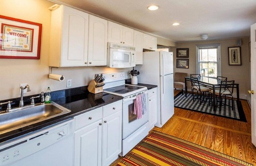 Provincetown Condominio | WEST END 3 BDRM / 2 BAÑO COMPLETO, BBQ, ESTACIONAMIENTO