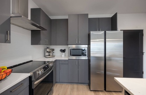 West End Condominio | West End Getaway for 5 w/Pool!