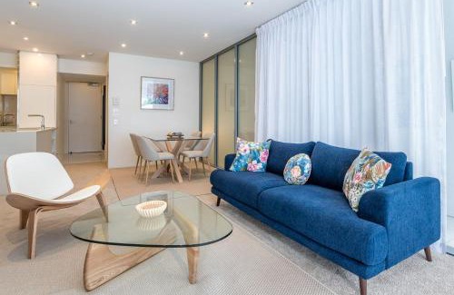 West End Apartamento | West End Getaway - Heated Pool located inside the WaterEdge