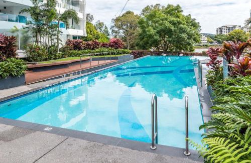 West End Apartamento | West End Getaway - Heated Pool located inside the WaterEdge