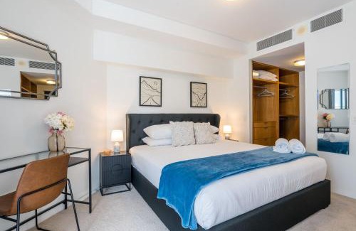 West End Apartamento | West End Getaway - Heated Pool located inside the WaterEdge