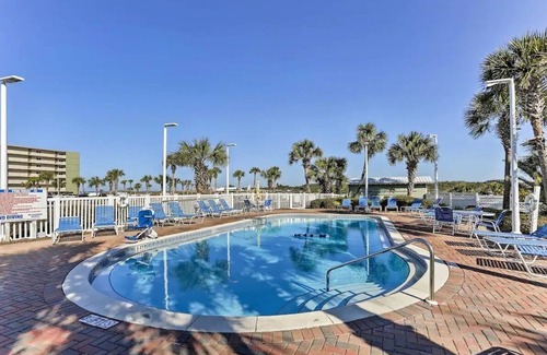 Sunnyside Condominio | West End! Gulf and Lake Front Condo in Pinnacle Port Condominiums!