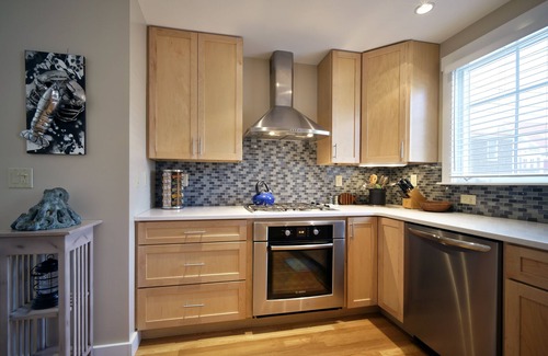 Provincetown Casa | West End Modern Townhouse, estacionamiento, a pie de la playa Mussel, Boatslip & Liz's Cafe