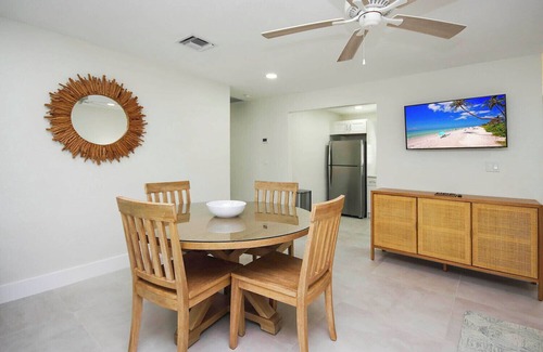 Tradewinds Cabaña | West End Paradise Unit 1 Turtle 2 - One bedroom suite w/water views