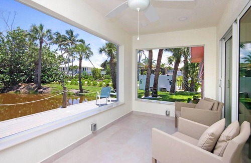 Tradewinds Cabaña | West End Paradise Unit 1 Turtle 2 - One bedroom suite w/water views