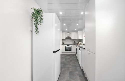 Manor Casa | West End Road