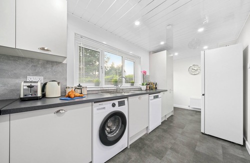 Manor Casa | West End Road