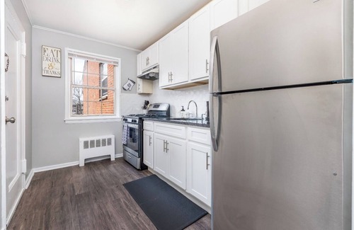 West Hartford Apartamento | West Hartford Affordable, NEW, & Parking Included