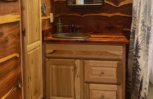 Oscar Cabina | West Haven Cabins - quiet country setting GRN