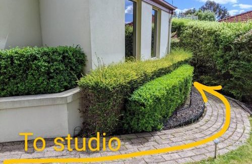 West Hobart Apartamento | West Hobart self contained 2 bedroom studio walk to town