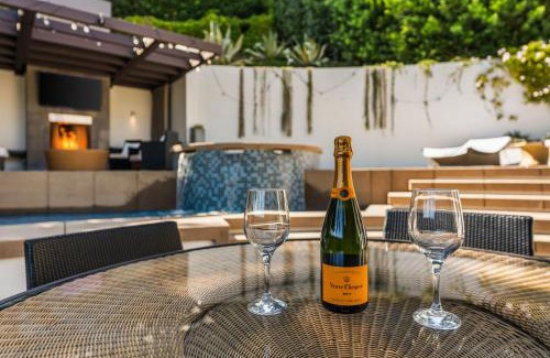Hollywood Hills West Casa | West Hollywood Hills Jacuzzi and Beautiful View