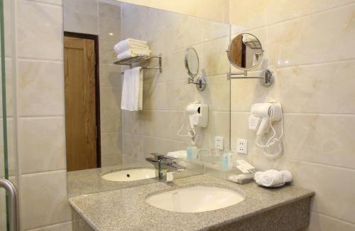 Ninh Kieu Hotel | West Hotel