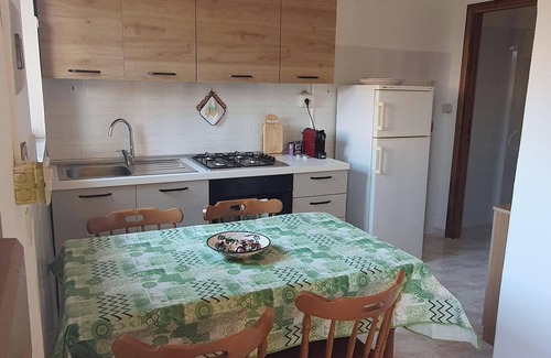 Tresnuraghes Apartamento | West house--just a stone's throw from the sea